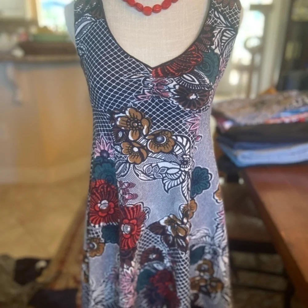 Maeve by Anthropology sleeveless dress‎ size XS floral, skater style skirt